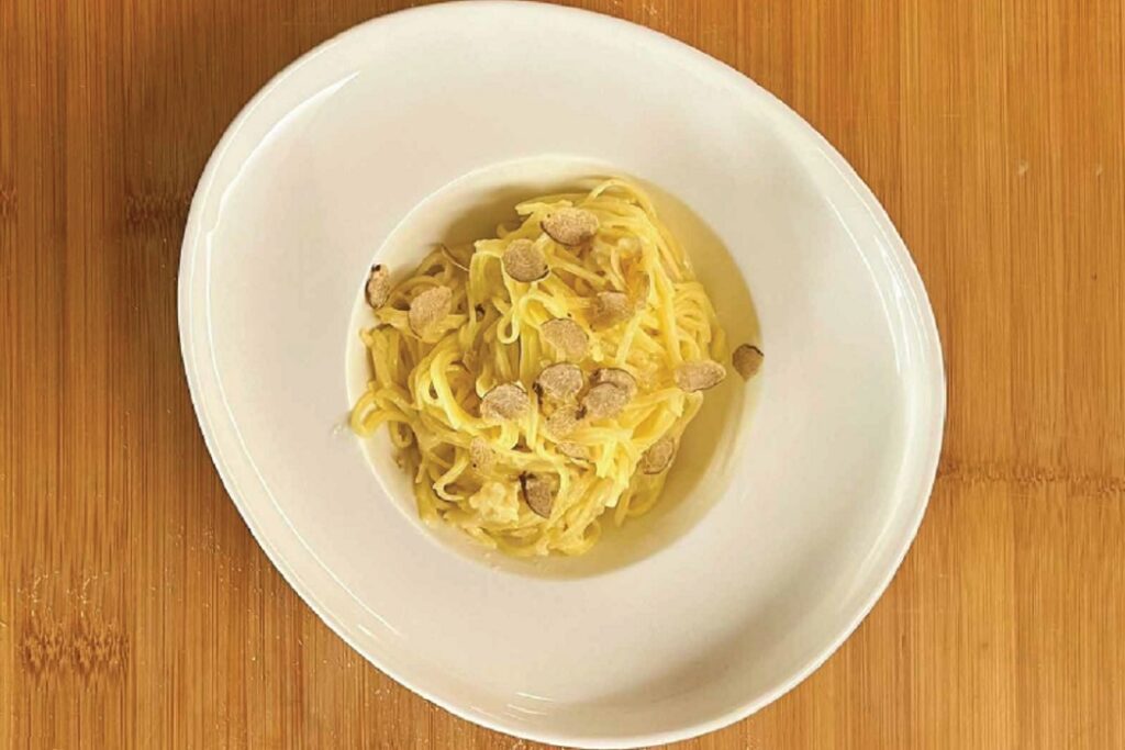 TAGLIOLINI CON FONDUTA E TARTUFO